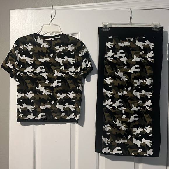 Michael Kors Army Two Piece Set - Picture 6 of 8